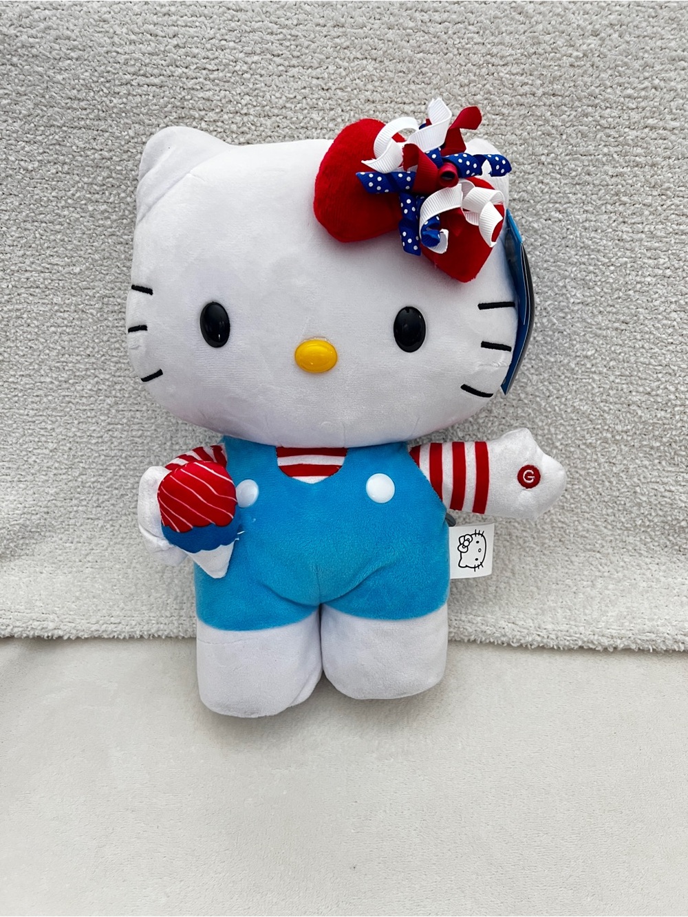 Hello Kitty Animated plush instrumental song Age 3+  patriotic 4th of July